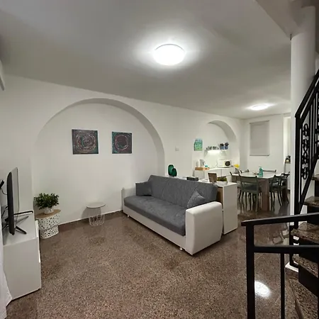 Casa Rosa - *